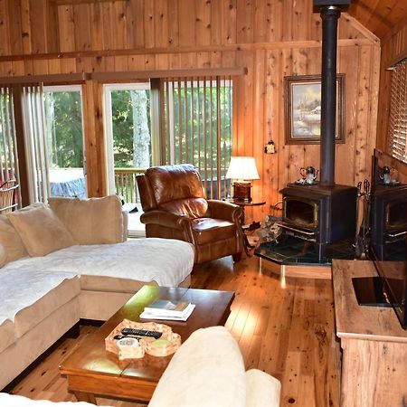 Quiet And Comfy 3Bed/2Bath - Chalet With Hot Tub. Cedar Екстериор снимка