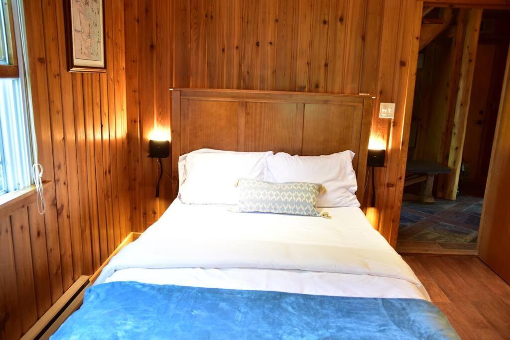 Quiet And Comfy 3Bed/2Bath - Chalet With Hot Tub. Cedar Екстериор снимка