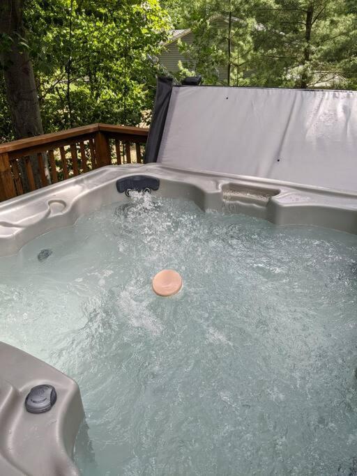 Quiet And Comfy 3Bed/2Bath - Chalet With Hot Tub. Cedar Екстериор снимка