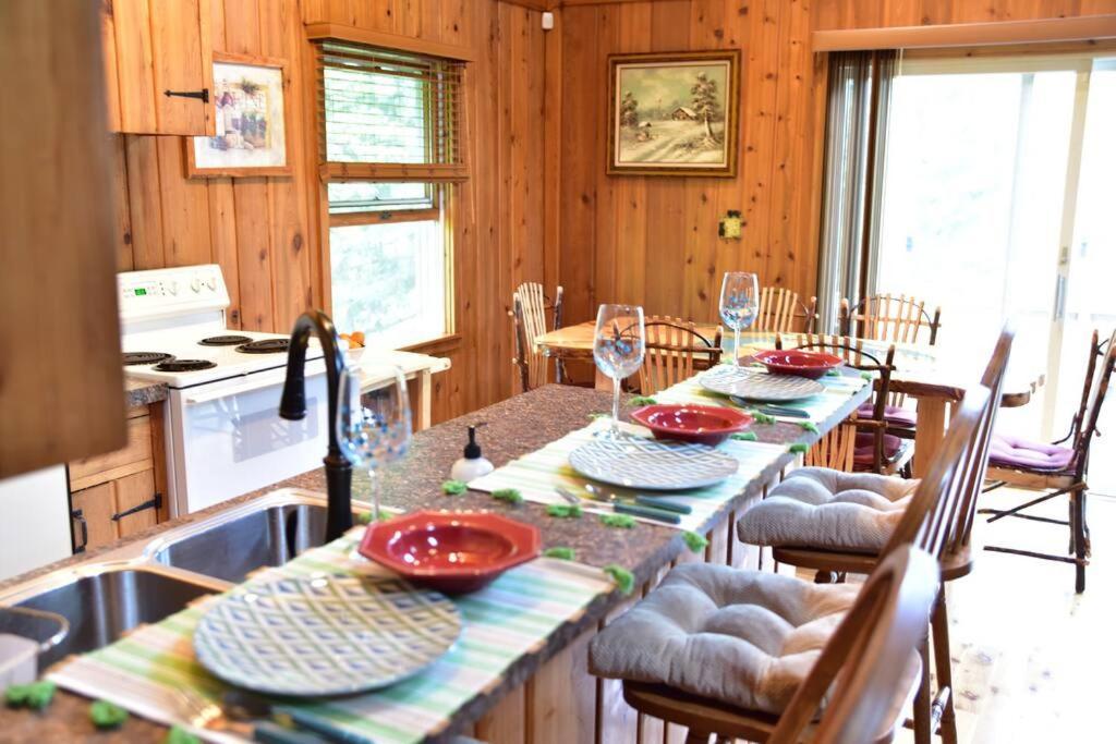 Quiet And Comfy 3Bed/2Bath - Chalet With Hot Tub. Cedar Екстериор снимка