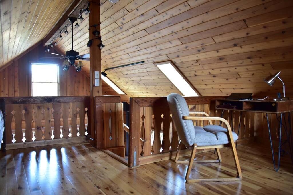 Quiet And Comfy 3Bed/2Bath - Chalet With Hot Tub. Cedar Екстериор снимка