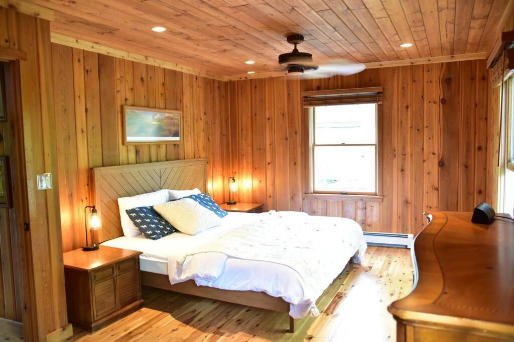 Quiet And Comfy 3Bed/2Bath - Chalet With Hot Tub. Cedar Екстериор снимка