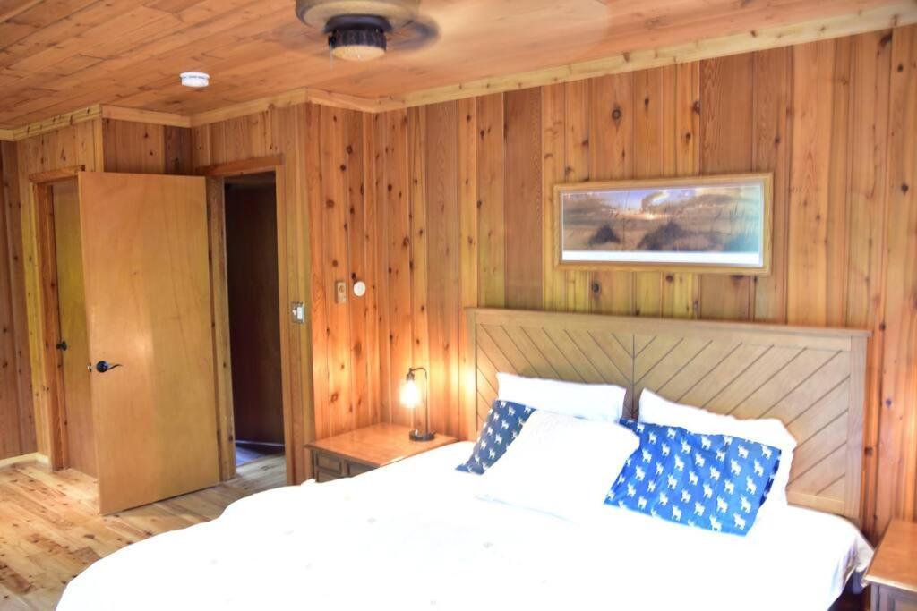 Quiet And Comfy 3Bed/2Bath - Chalet With Hot Tub. Cedar Екстериор снимка