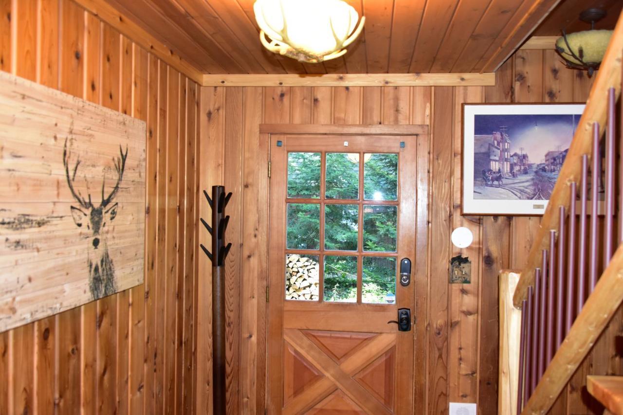 Quiet And Comfy 3Bed/2Bath - Chalet With Hot Tub. Cedar Екстериор снимка