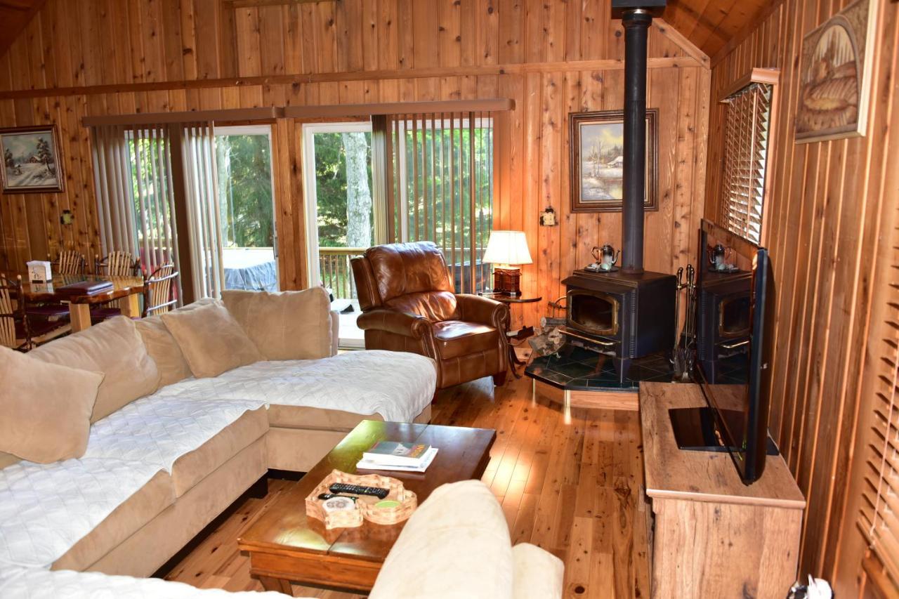 Quiet And Comfy 3Bed/2Bath - Chalet With Hot Tub. Cedar Екстериор снимка